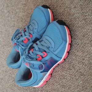 Womens Nike Dual Fusion Running Walking Tennis Shoes Blue Pink EUC 8